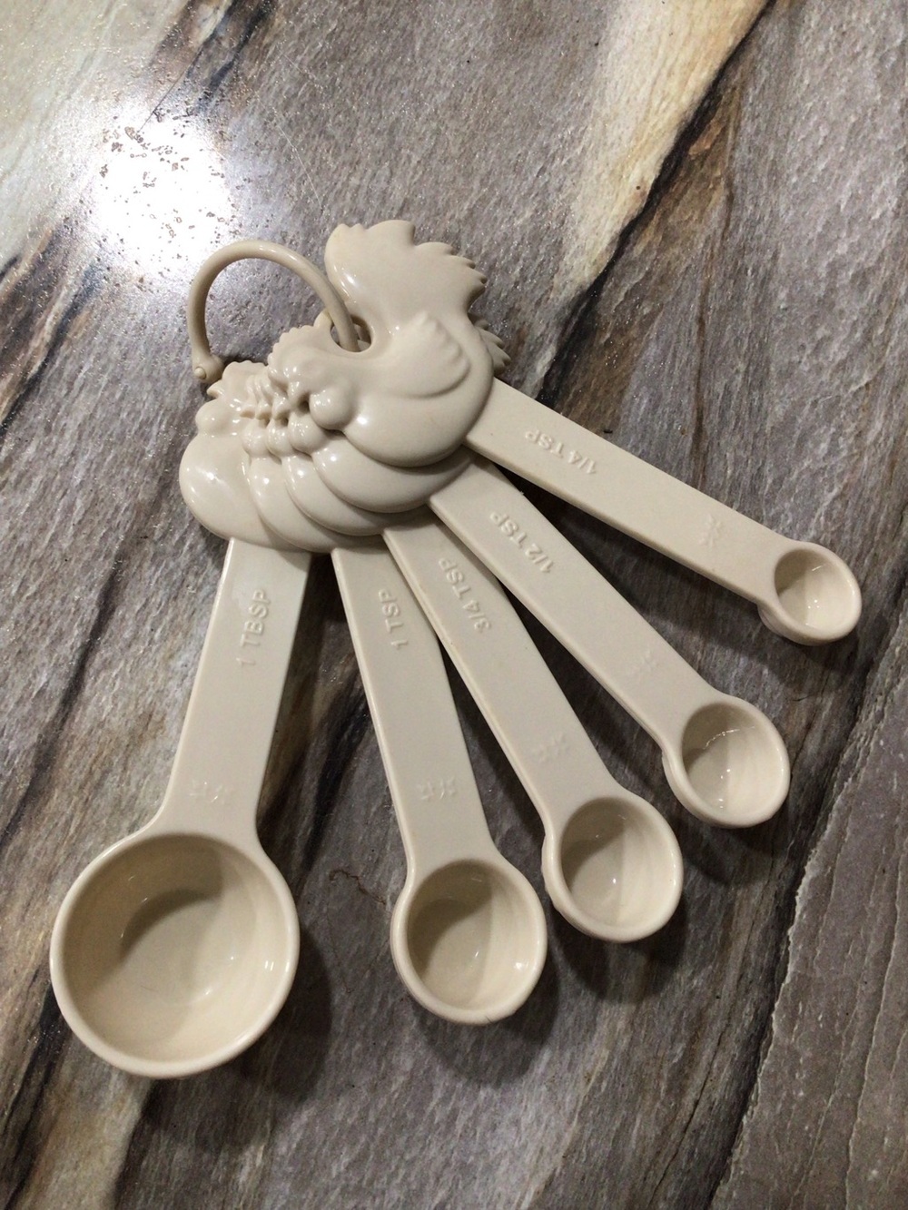 Paula Deen Rooster Measuring Spoons Set 5pc Beige Nesting Farmhouse VTG.
